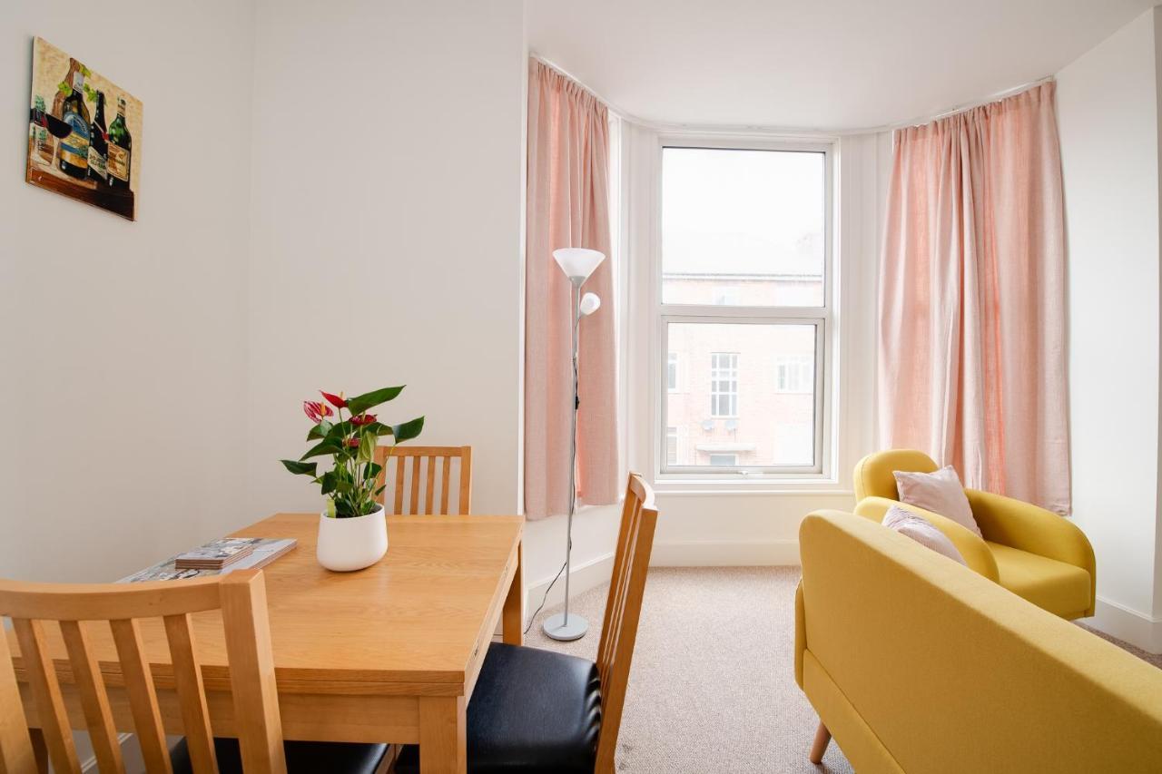 Bright 2 Bedroom In Southsea. 8 Min Walk To Seafront Portsmouth Exterior photo